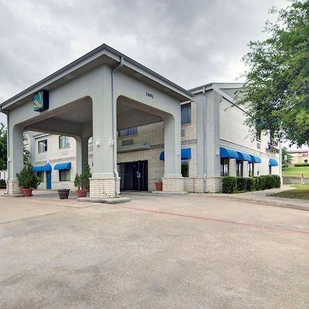 Quality Inn & Suites Grand Prairie Exterior photo